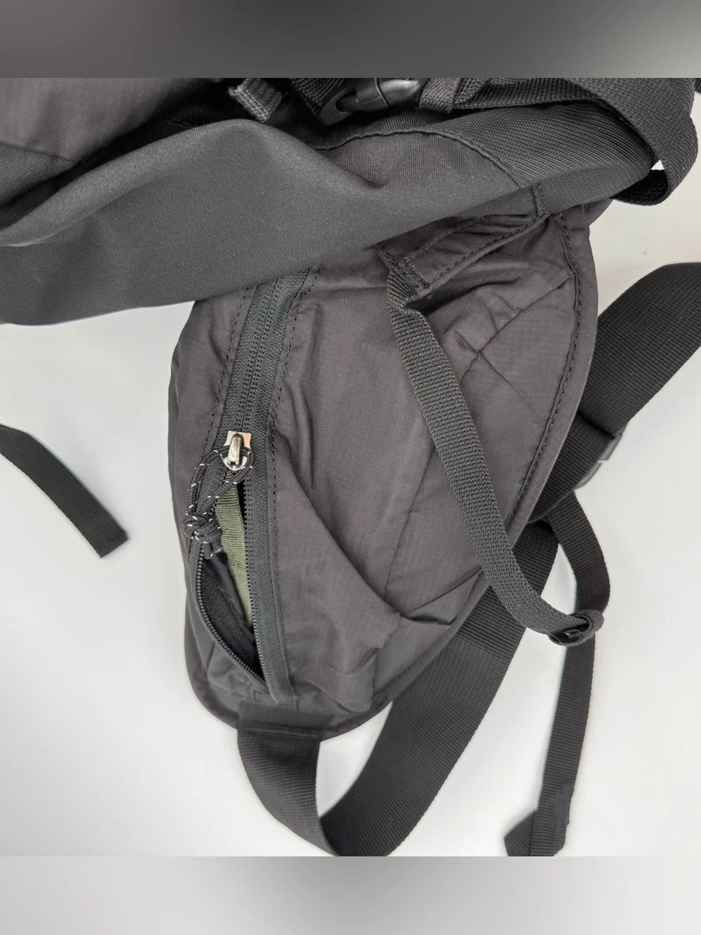 Columbia Black Men's Outdoor Backpack with internal frame